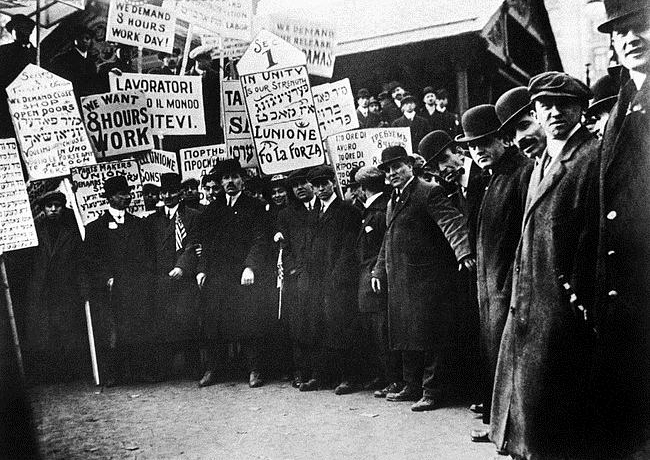 Garment_Workers_on_Strike,_New_York_City_circa_1913