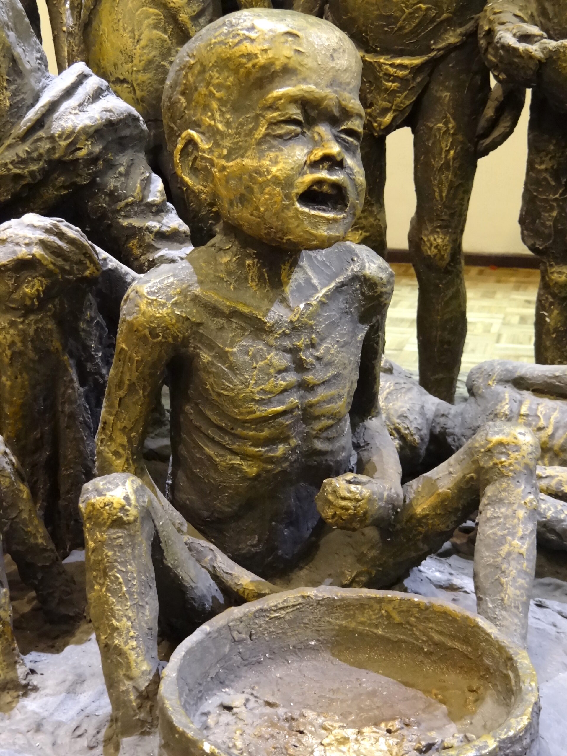Detail_of_Hunger_-_Sculpture_by_Ahad_Hosseini_-_Azerbaijan_Museum_-_Tabriz_-_Iranian_Azerbaijan_-_Iran_(7421597576)